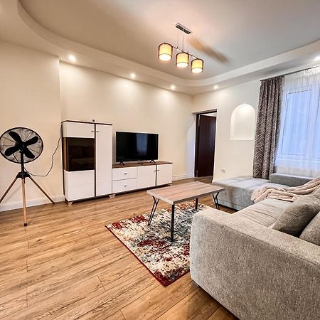 La Teatru - 2Bd Apartment Near Theatre And Old Town Брашов Екстер'єр фото